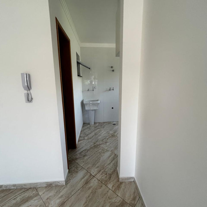 Aluga-se Apartamento na Rua Costa Barros