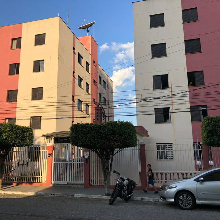 Vende-se Apartamento no Quarto Centenário