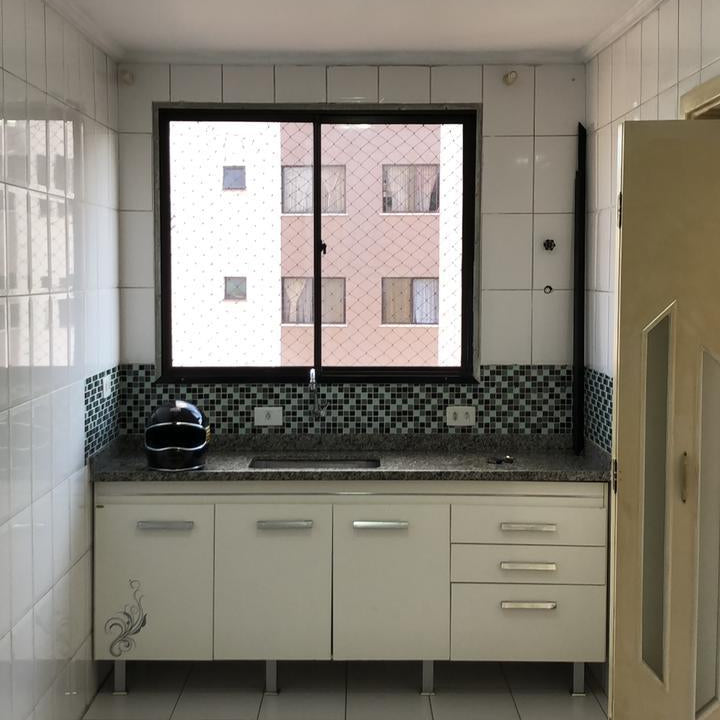 Vende-se Apartamento no Quarto Centenário